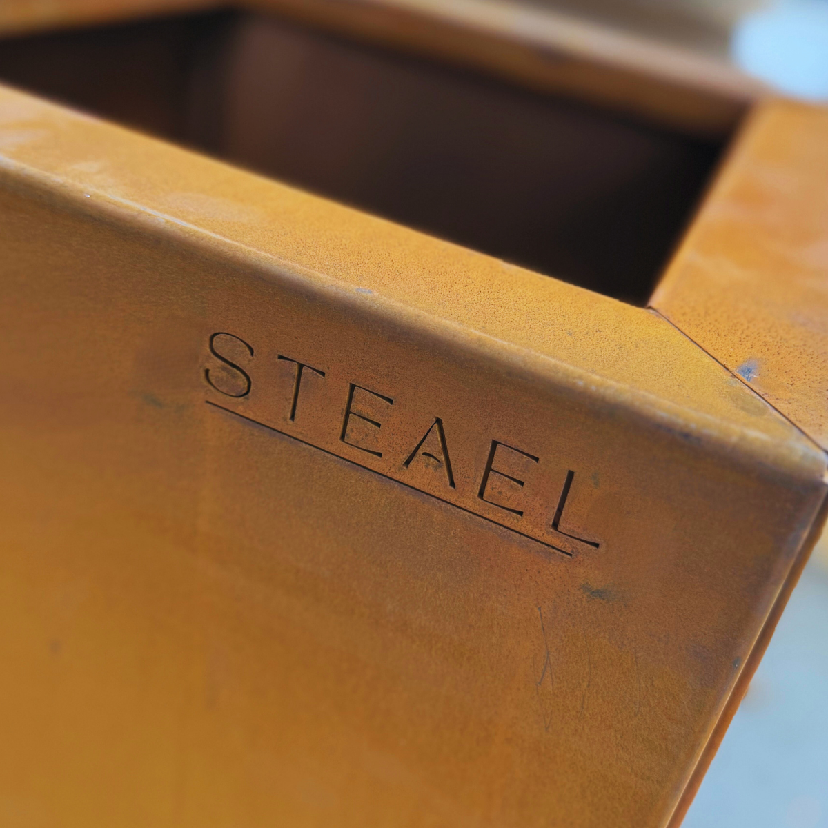 Pflanzkübel CORTEA aus Cortenstahl, 80 x 80 x 40 cm