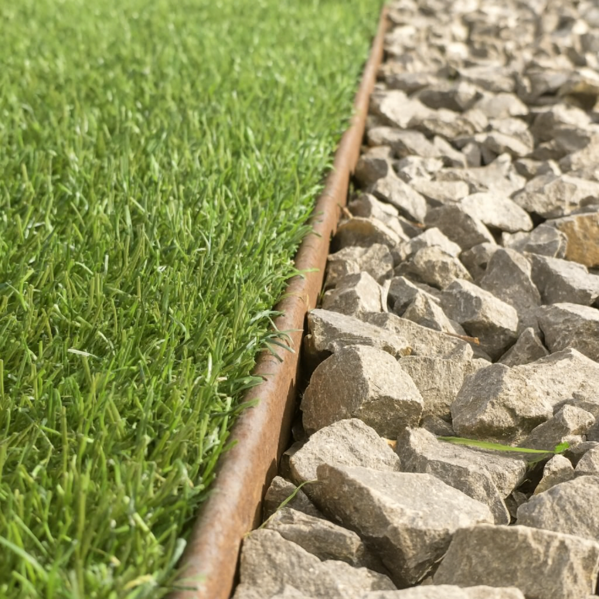 Kantenschutzleiste aus Cortenstahl BORDURA 200 x 15 cm