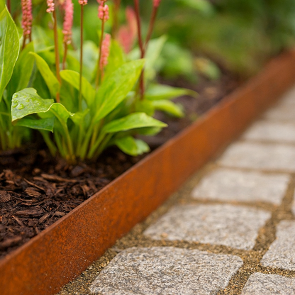 Kantenschutzleiste aus Cortenstahl BORDURA 200 x 15 cm